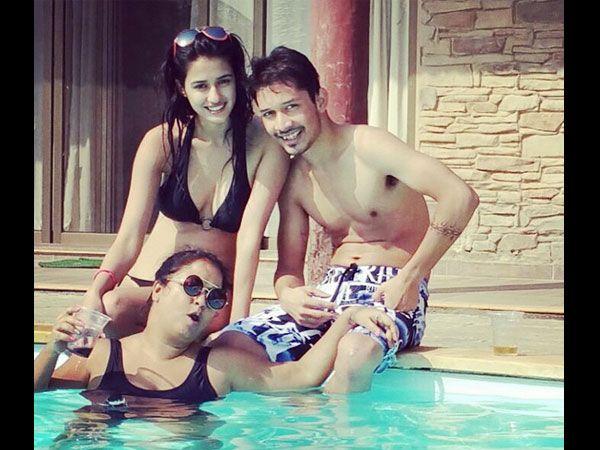 OMG! Lead Actress spotted in Bikini Unseen Photos
