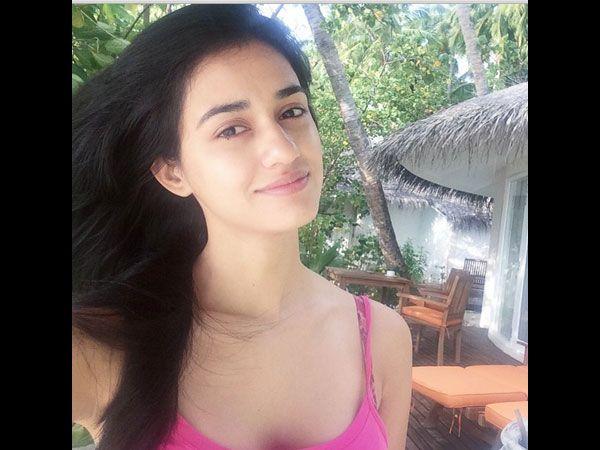 OMG! Lead Actress spotted in Bikini Unseen Photos