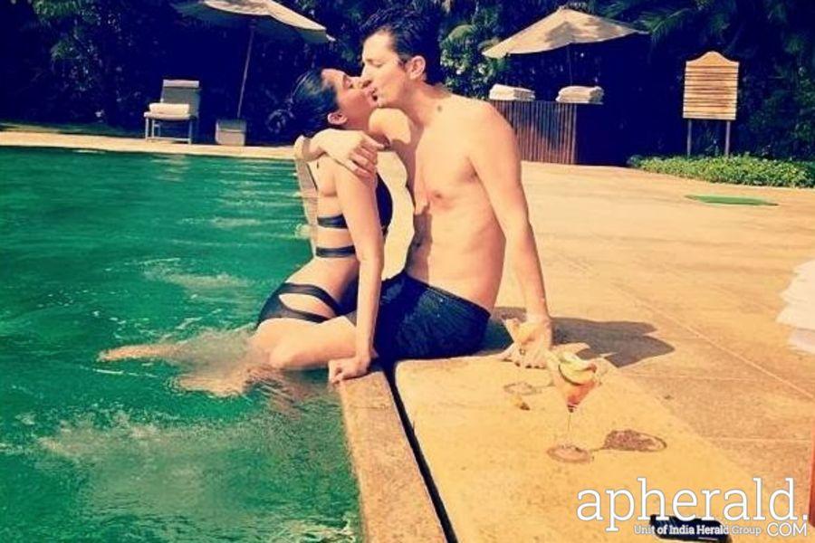 OMG! Sudden Kisses Shocked Bollywood Stars