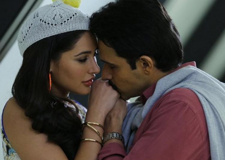 OMG! Sudden Kisses Shocked Bollywood Stars