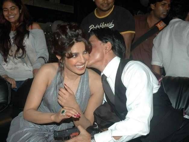 OMG! Sudden Kisses Shocked Bollywood Stars