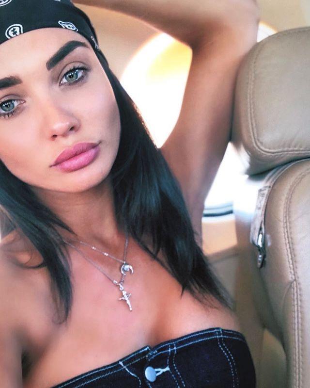 Omg!! Leaked Hot & Spicy Bikini Pics Of Amy Jackson