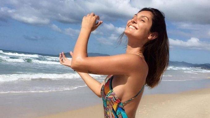 Bruna Abdullah's Hot & Spicy Beach bikini Pics are going viral