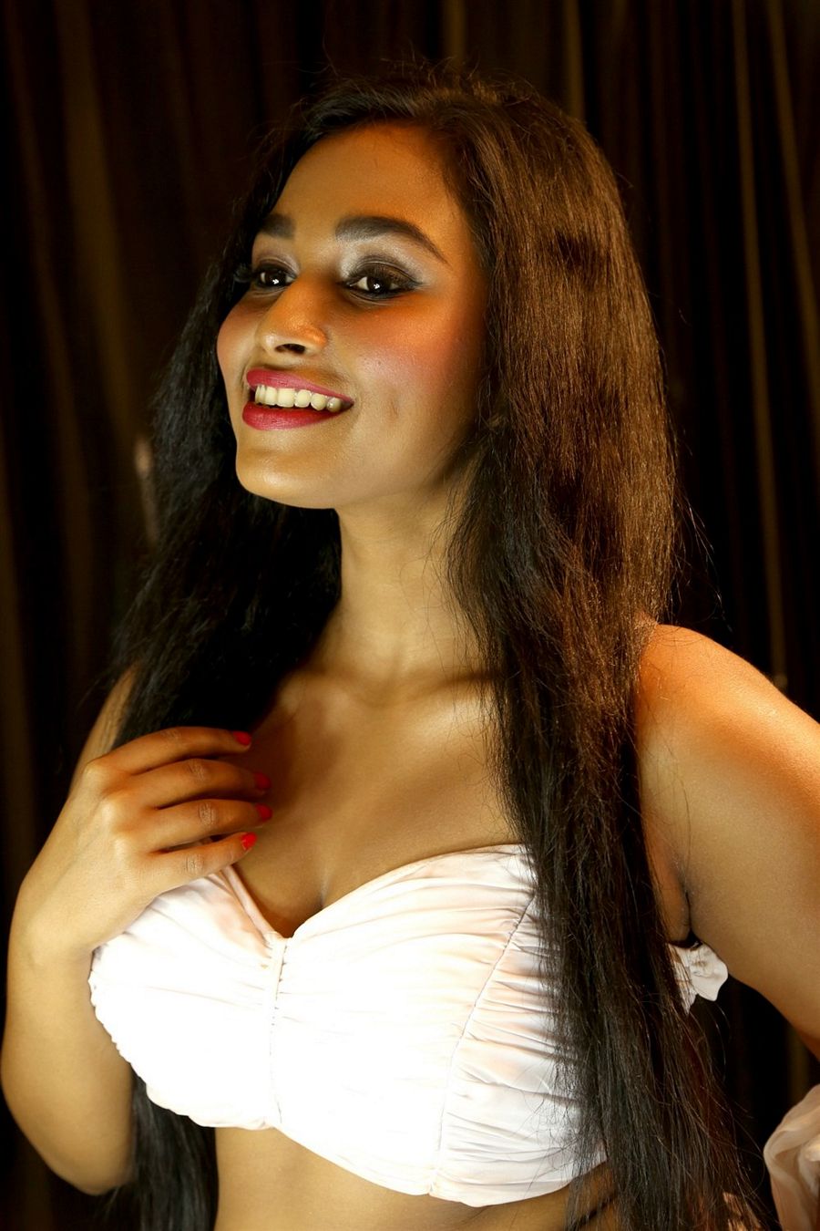 Oru Iyakkunarin Kadhal Diary Hot Stills