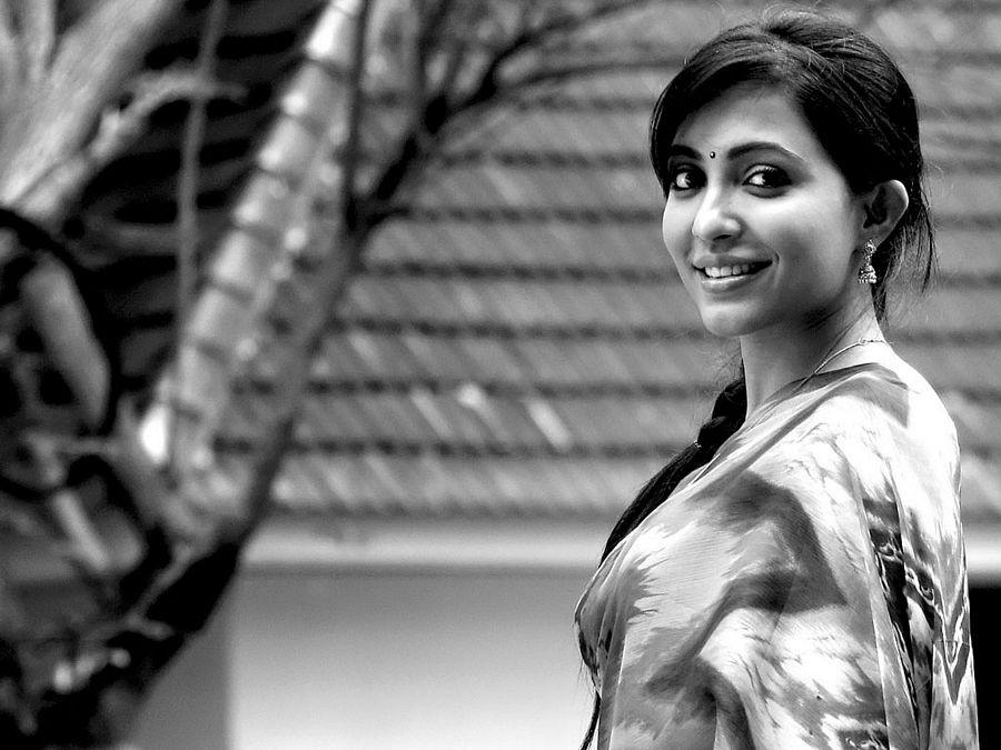 Parvathy Nair Ultra Hot HD Photo Stills