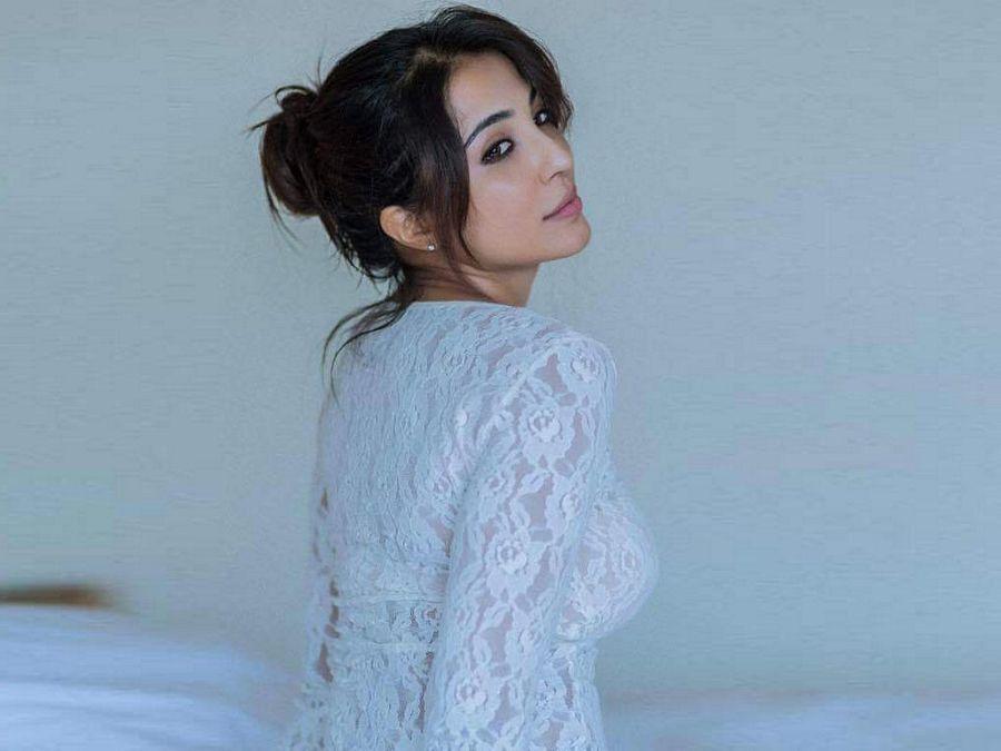 Parvathy Nair Ultra Hot HD Photo Stills