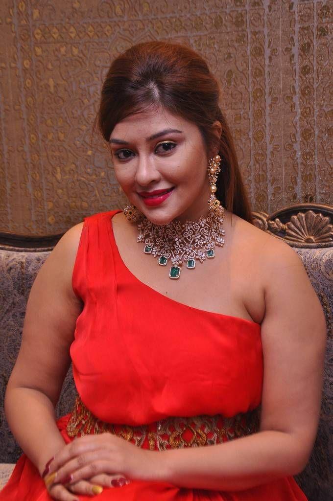 Payal Ghosh Hot Stills At Kalasha Fine Jewels Event