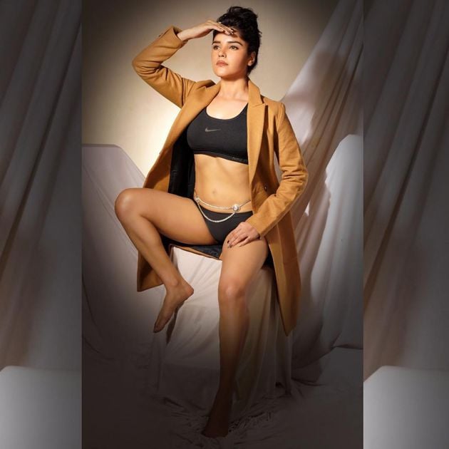 Pia Bajpai Spicy Photos