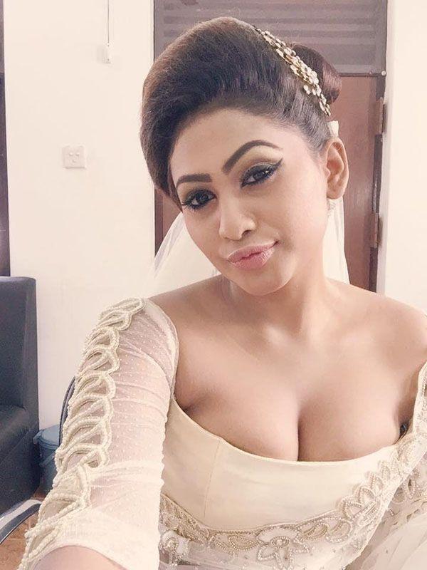 Piumi Hansamali Hot & Sexy Unseen Photo Collections