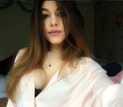 Pooja Bedi Daughter Aalia Shares Bikini Photos On Instragram