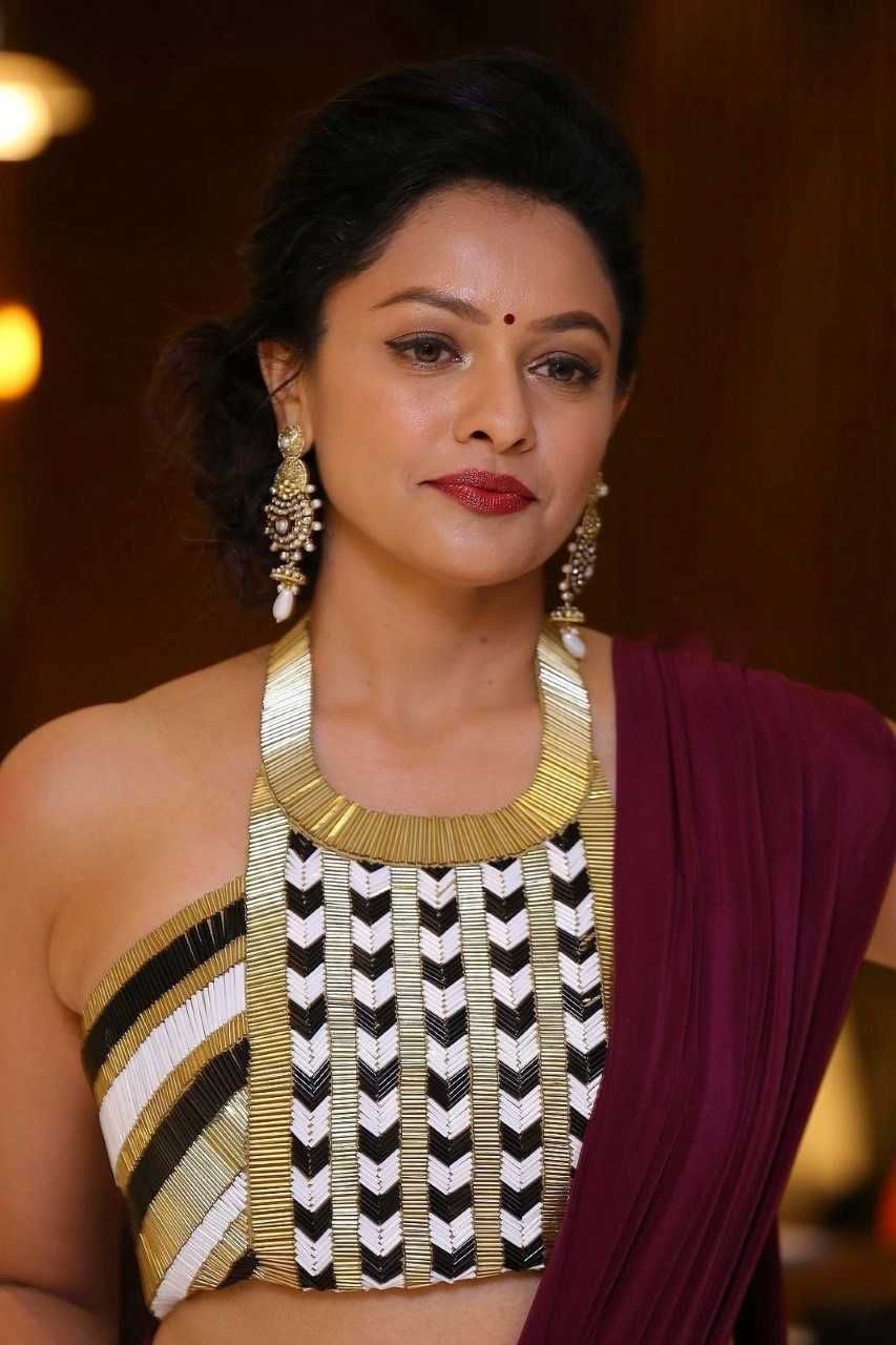 Pooja Kumar Latest Hot Photos