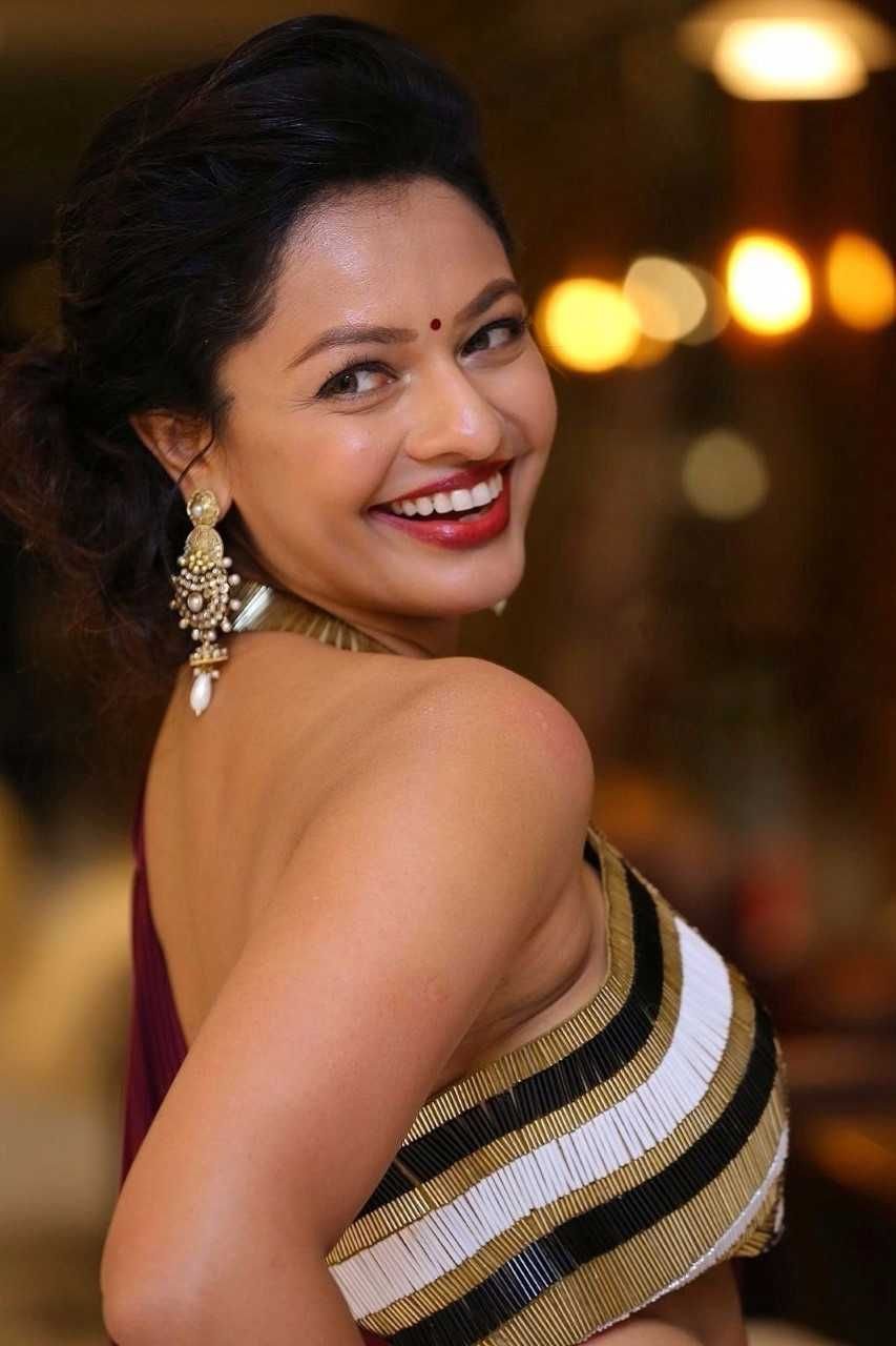 Pooja Kumar Latest Hot Photos