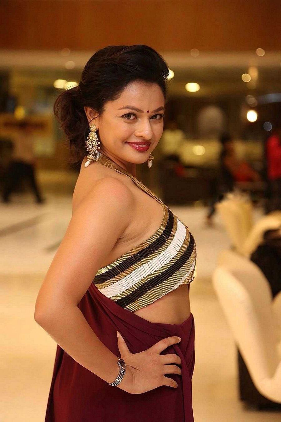 Pooja Kumar Latest Hot Photos