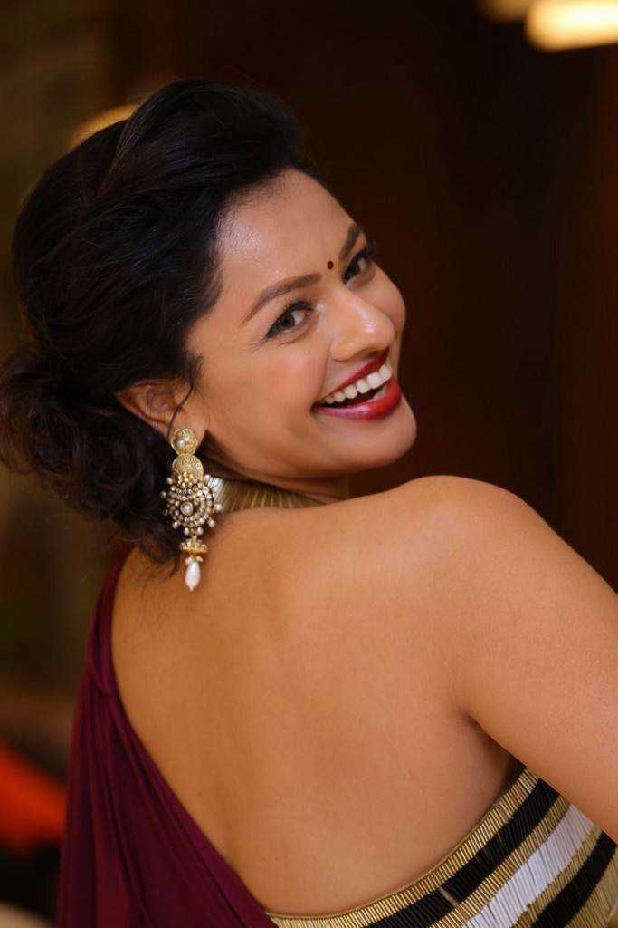 Pooja Kumar Latest Hot Photos