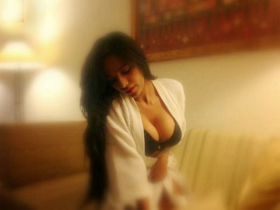 Poonam Pandey Hot Sexy Collection