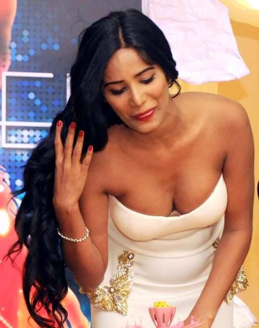 Poonam Pandey Hot Sexy Collection