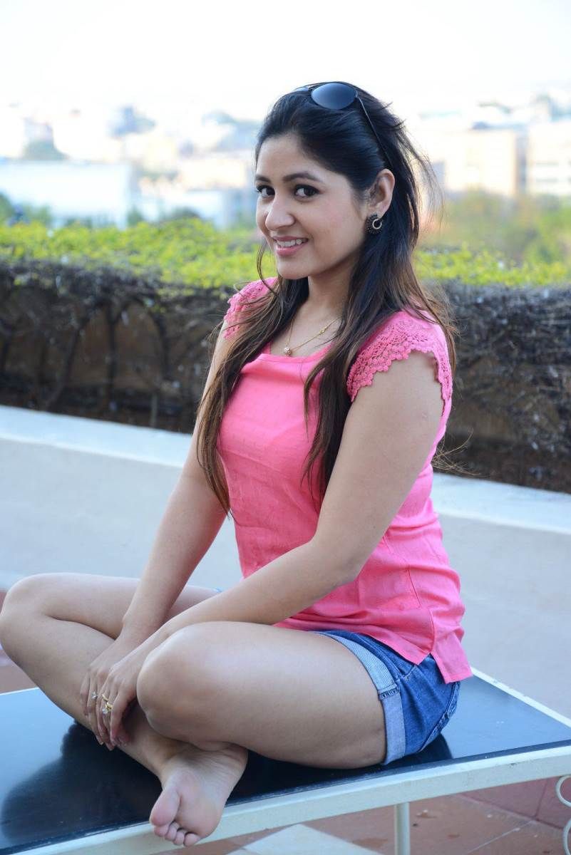 Prabhjeet Kaur Sexy Stills