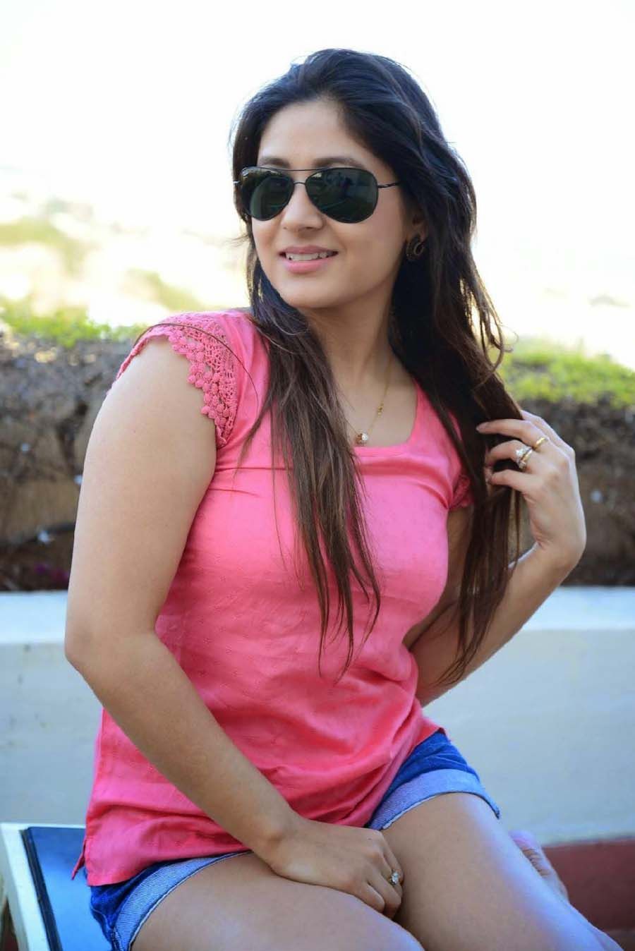Prabhjeet Kaur Sexy Stills