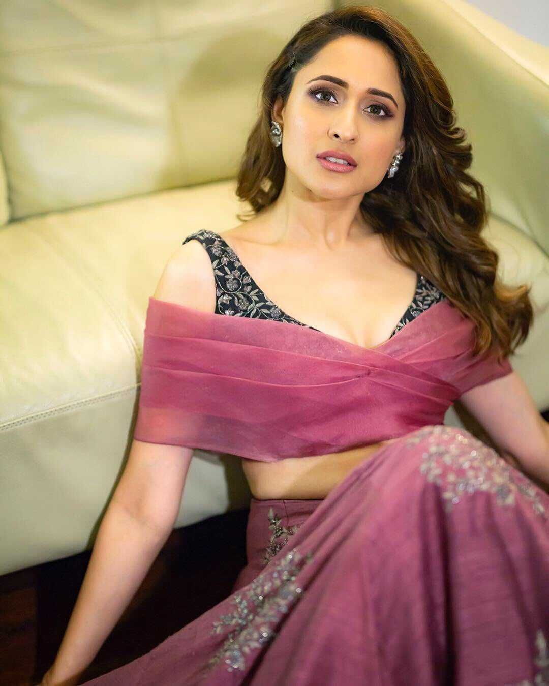 Pragya Jaiswal Latest Hot Sexy Pictures