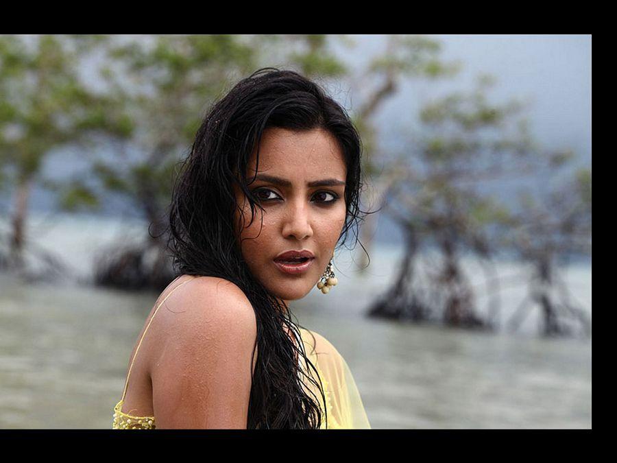 Priya Anand Hot & Spicy Cleavage Show Stills