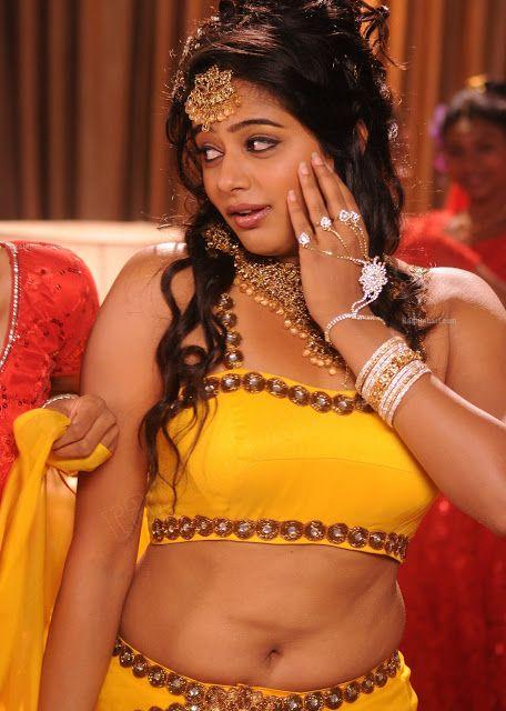 Priyamani Hot Navel Show Pics