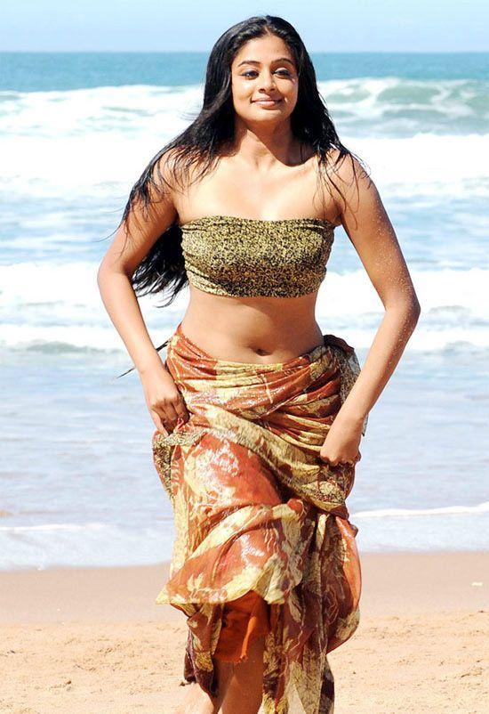 Priyamani Hot Navel Show Pics