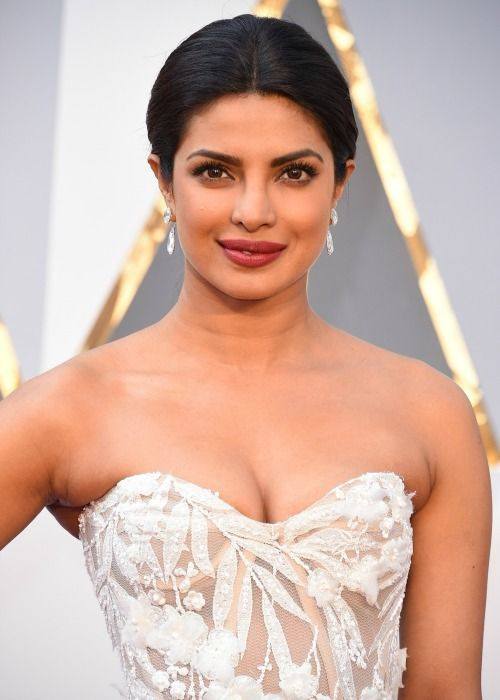 Priyanka Chopra Hot Sexy Pictures