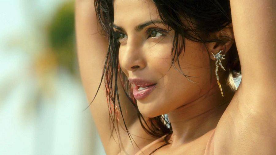 Priyanka Chopra Hot Sexy Pictures