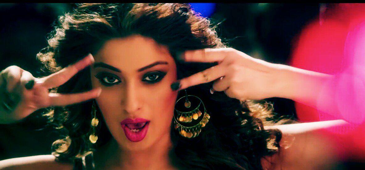 Raai Laxmi: Hot, Sexy & Sizzling Pictures of the 'Julie 2' Movie