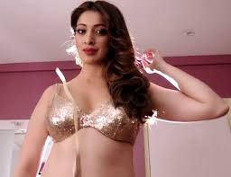 Raai Laxmi Hot Sexy Pictures