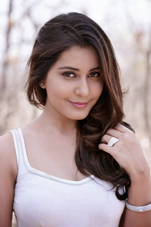 Raashi Khanna Hot Navel Stills