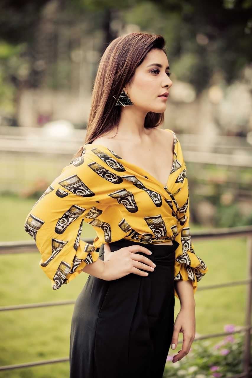Raashi Khanna Latest Spicy Gallery