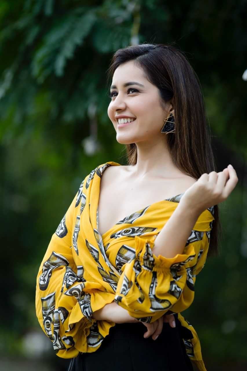 Raashi Khanna Latest Spicy Gallery