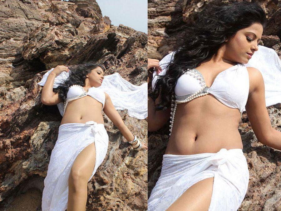 Rachana Maurya Hot & Spicy Photos are too Hot to Handle!