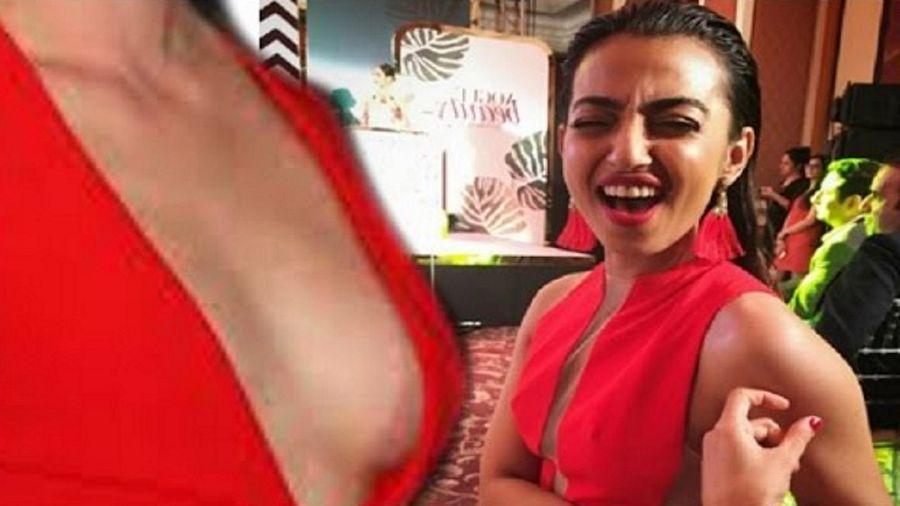Radhika Apte's shows her Cleavage Pics