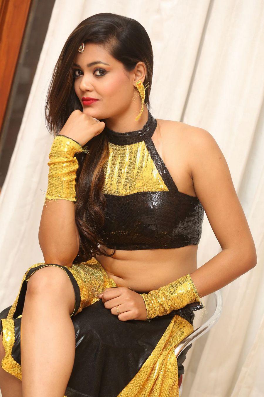 Riya Sexy Hot Navel Photos