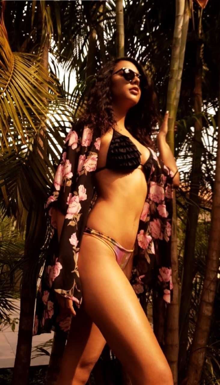 Ruhi Singh Bikini Spicy Pics