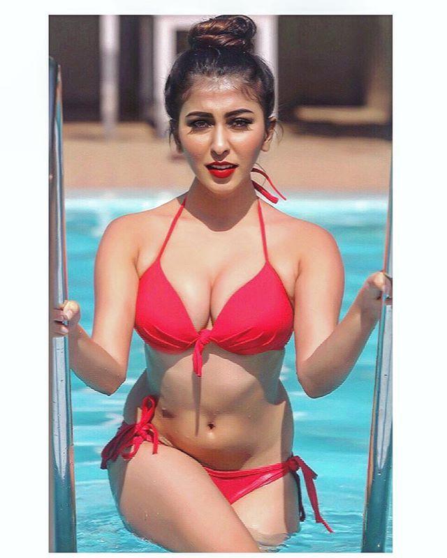 Ruma Sharma Hot Cleavage & BikiNi Photoshoot Stills