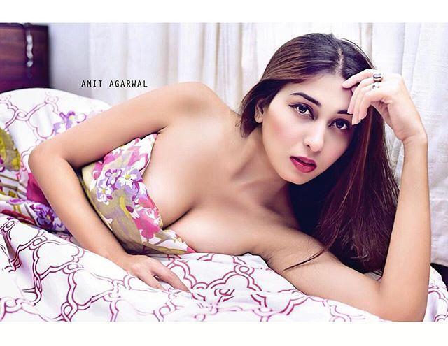 Ruma Sharma Hot Cleavage & BikiNi Photoshoot Stills