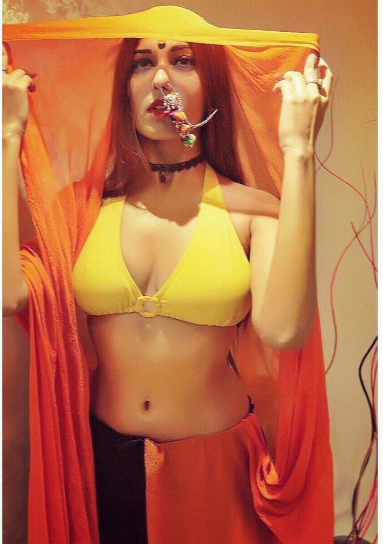 Ruma Sharma Hot Cleavage & BikiNi Photoshoot Stills