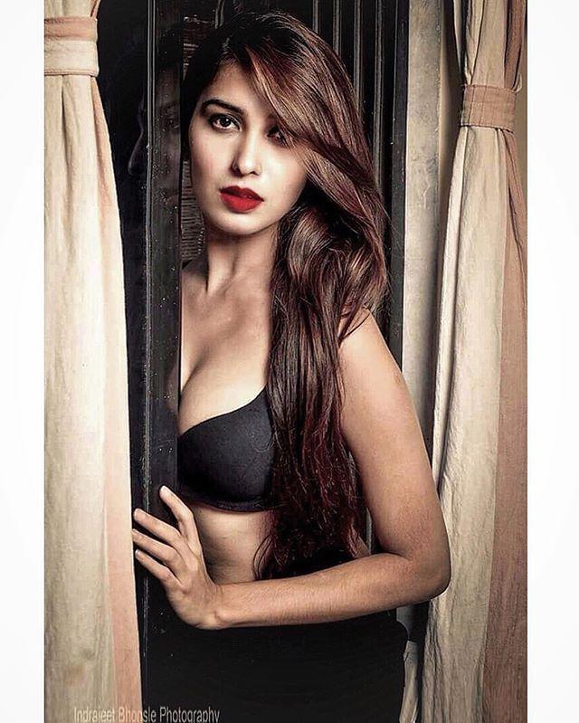 Ruma Sharma Hot Cleavage & BikiNi Photoshoot Stills