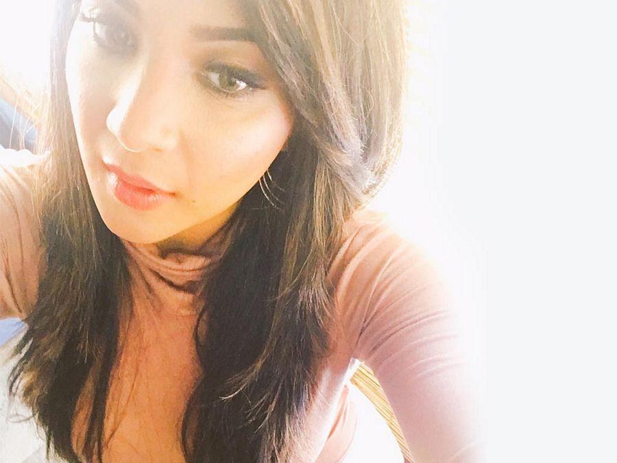 Sakshi Agarwal Latest Hot & Spicy Cleavage Show Pics