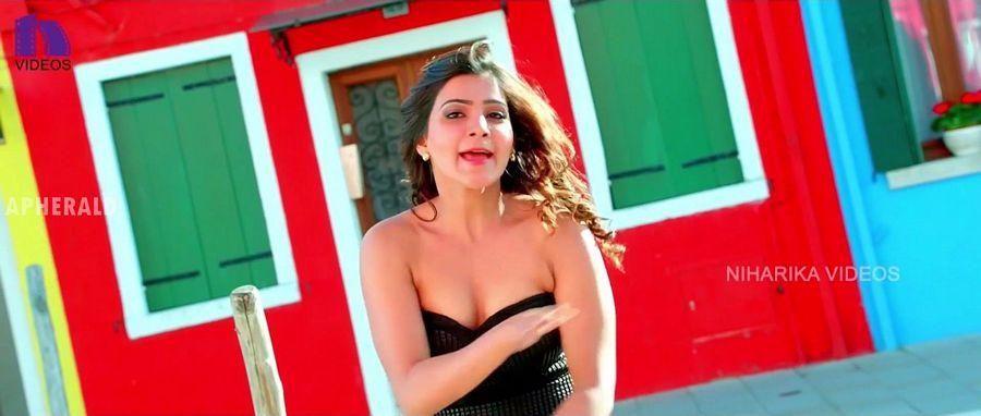 Samantha Hot & Sexy Deep Cleavage & Navel Show Stills