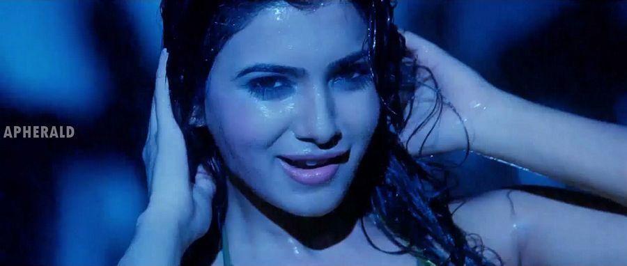 Samantha Hot & Sexy Deep Cleavage & Navel Show Stills