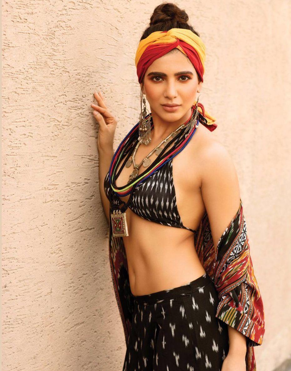 Samantha raises the heat in a bikini & Hot Photos