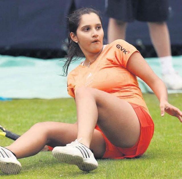 Sania Mirza Hot Navel Gallery