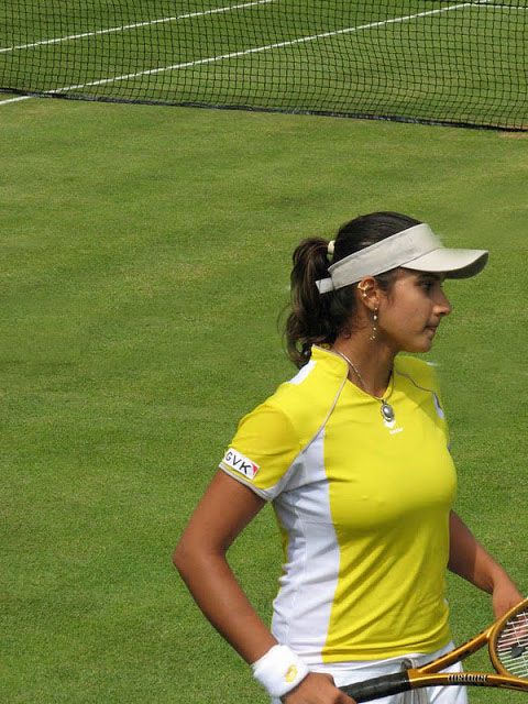 Sania Mirza Hot Navel Gallery