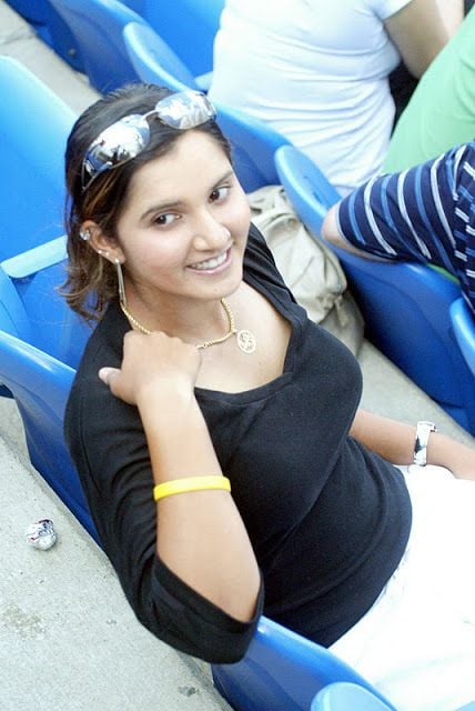 Sania Mirza Hot Navel Gallery