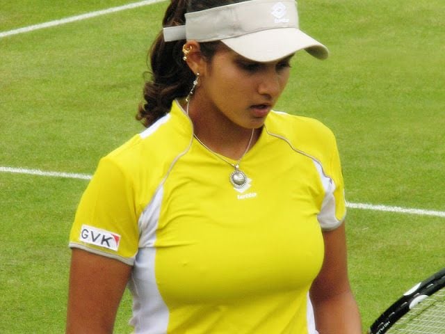 Sania Mirza Hot Navel Gallery