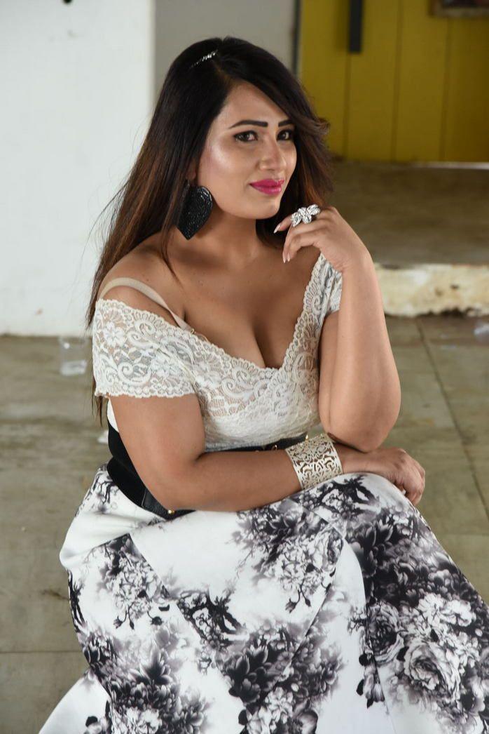 Sanjana Naidu Hot Cleavage Stills